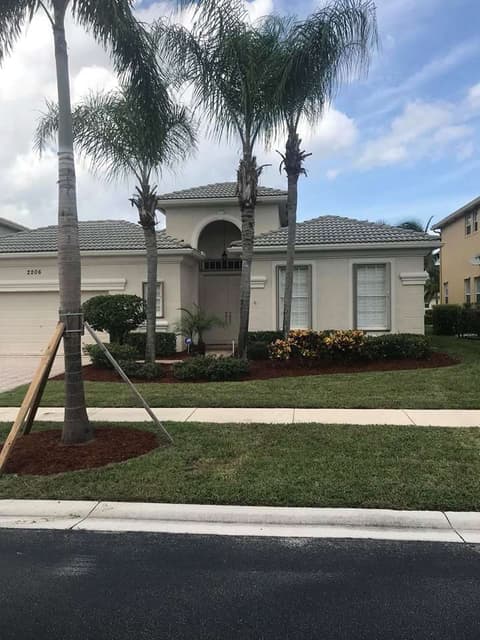 Landscaping in Wellington, Florida